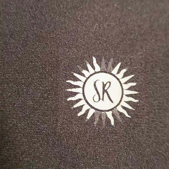 Sommer Ray Black Leggings with Mesh & Pockets - Size Medium (fits a 6-8) - Picture 9 of 16